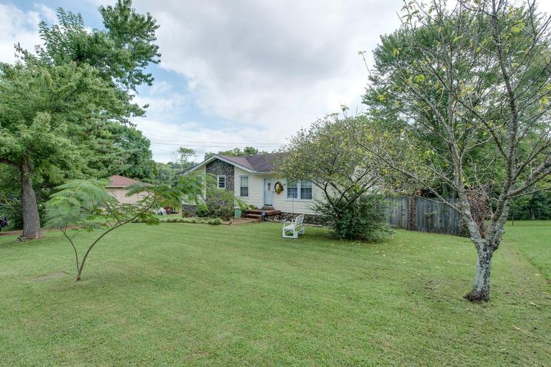 328 Cedarmont Dr, Nashville, TN 37211