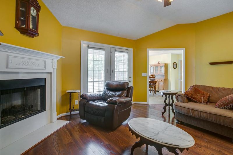 2120 Sassafras Dr, Murfreesboro, TN 37128