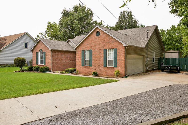 2120 Sassafras Dr, Murfreesboro, TN 37128