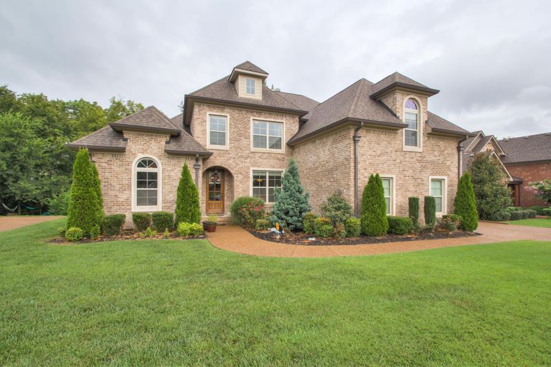 2002 Brisbane Dr, Spring Hill, TN 37174