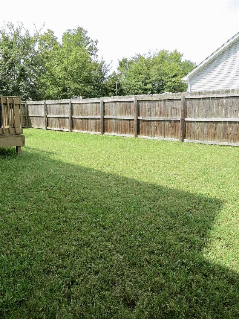 2024 Abingdon Dr, La Vergne, TN 37086