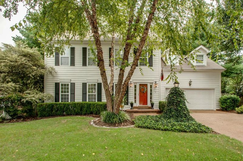 4913 Stonemeade Dr, Nashville, TN 37221