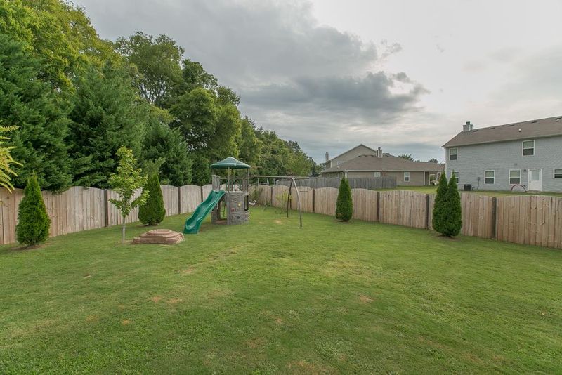 374 Campfire Dr, Murfreesboro, TN 37128