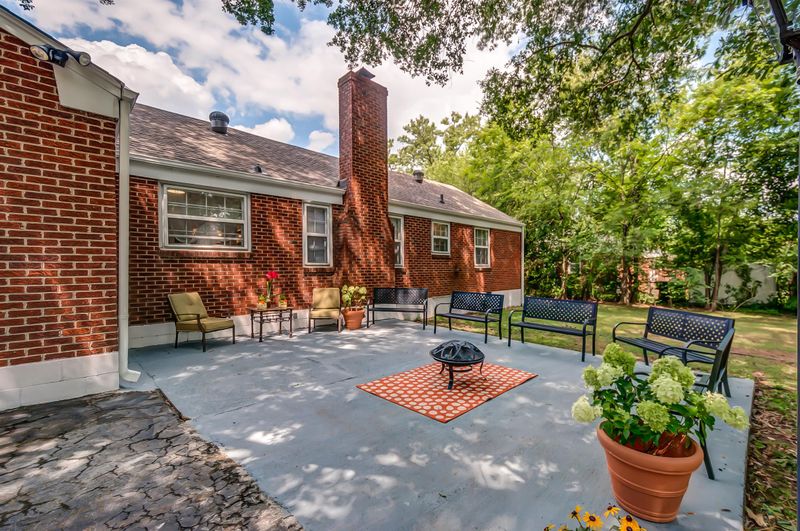 2821 Dunmore Dr, Nashville, TN 37214