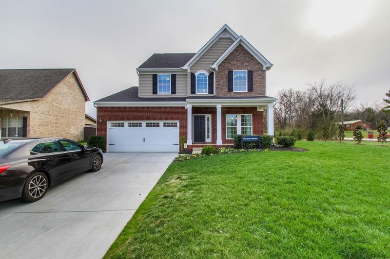 2208 Strickland Dr, Murfreesboro, TN 37127