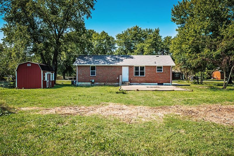 8038 Cooper Dr, Murfreesboro, TN 37129