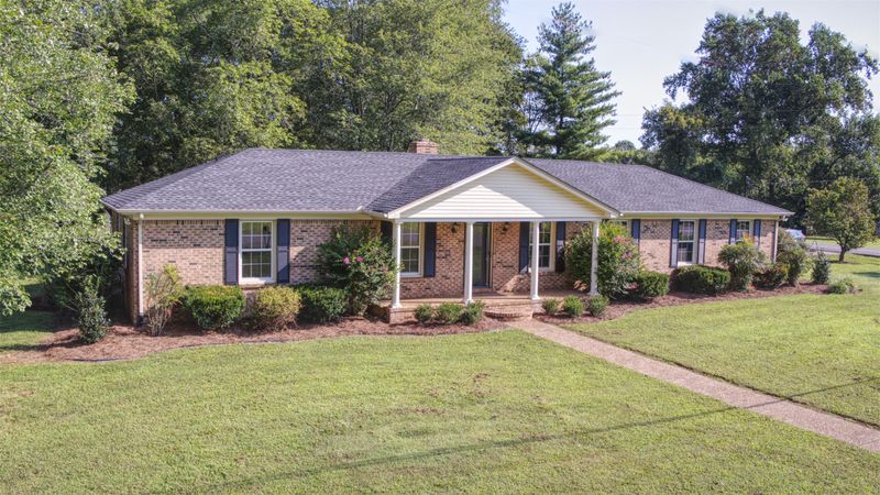 202 Juniper Dr, Murfreesboro, TN 37129