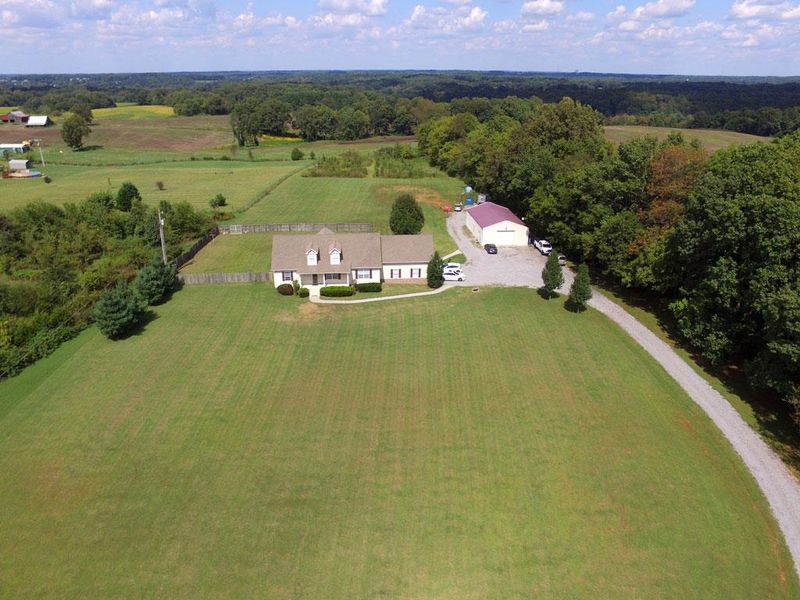 8174 Horseshoe Rd, Cross Plains, TN 37049