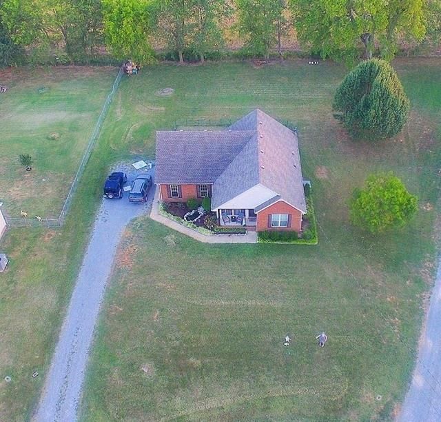 231 Heathrow Dr, Murfreesboro, TN 37129