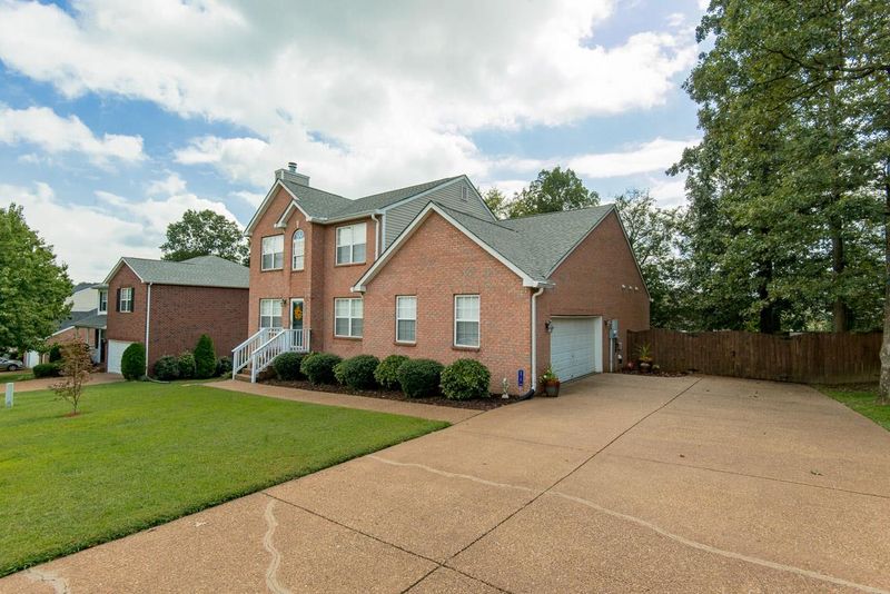 7028 Timber Oak Dr, Mount Juliet, TN 37122