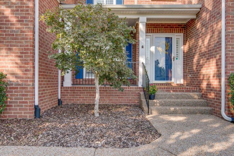 208 Trace Park Ct W, Nashville, TN 37221