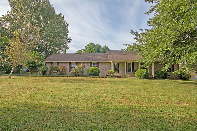 1128 Douglas Pl, Gallatin, TN 37066
