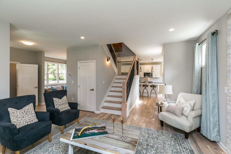 1906 Cephas, Nashville, TN 37208