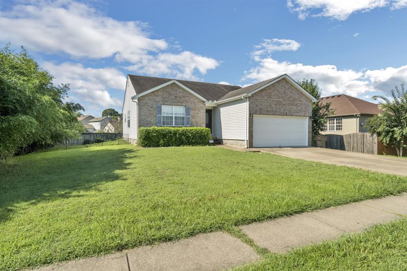 3240 Cain Harbor Dr, Nashville, TN 37214