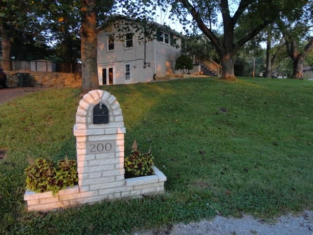 200 Bonnaoaks Dr, Hermitage, TN 37076