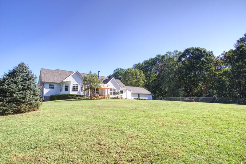 7177 Hall Rd, Greenbrier, TN 37073