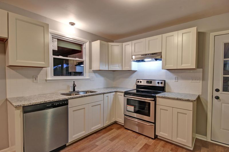 6610 Keystone Dr, Murfreesboro, TN 37129