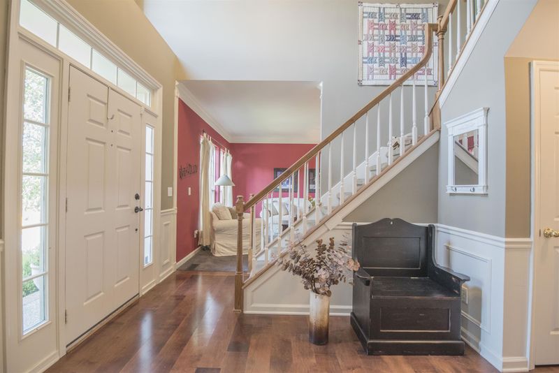 6933 Stone Run Dr, Nashville, TN 37211