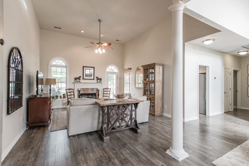 109 Cresthaven Ct, Hendersonville, TN 37075