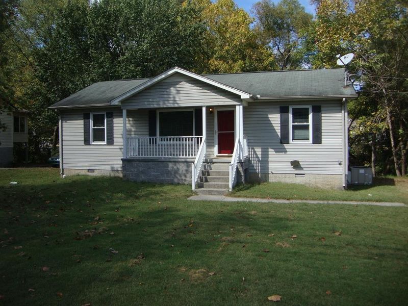102 Hampton Dr, La Vergne, TN 37086