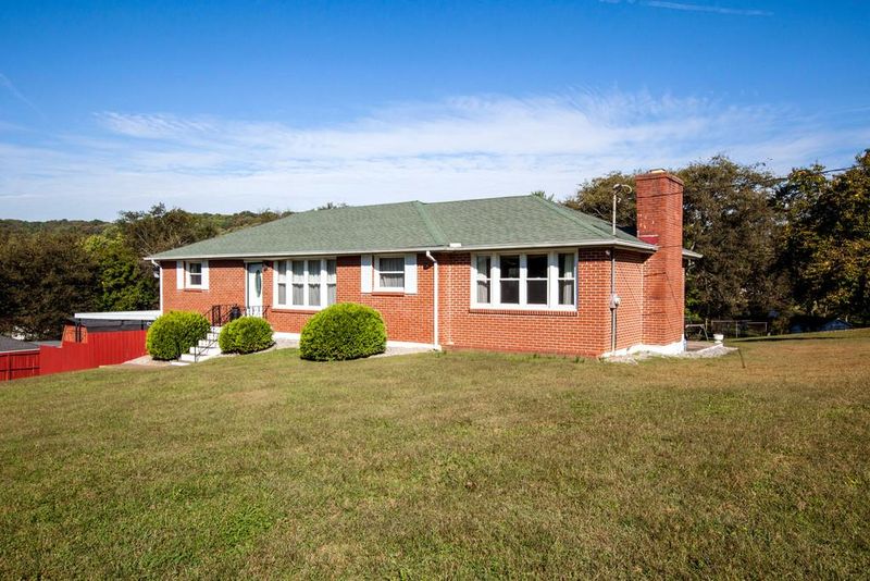 1328 Cheshire Dr, Nashville, TN 37207
