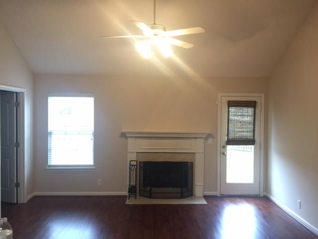1913 Spectrum Ct, Murfreesboro, TN 37128