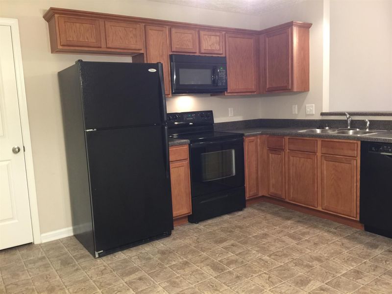 1913 Spectrum Ct, Murfreesboro, TN 37128