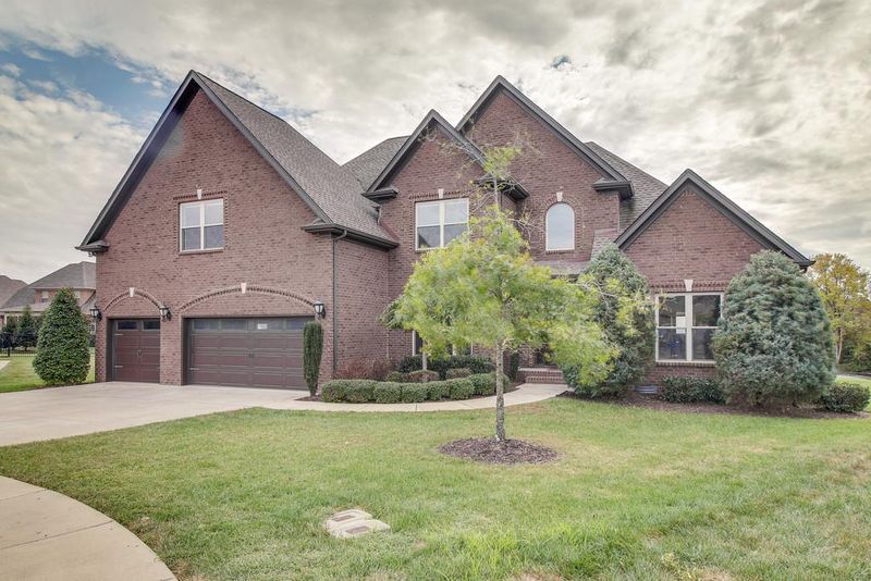 8065 Fenwick Ln, Spring Hill, TN 37174