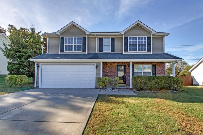 2004 Pearson Ln, La Vergne, TN 37086
