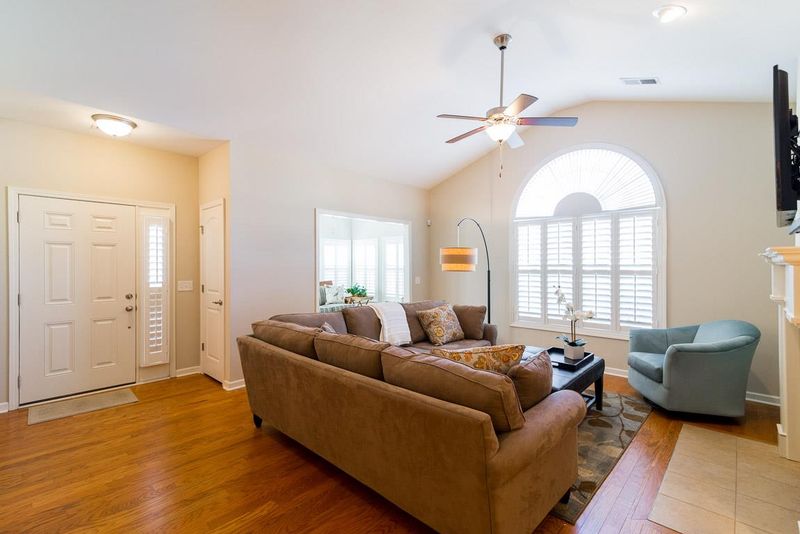 2429 Bridgeway St, Murfreesboro, TN 37128