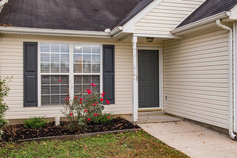 2131 Stoney Meadow Dr, Murfreesboro, TN 37128