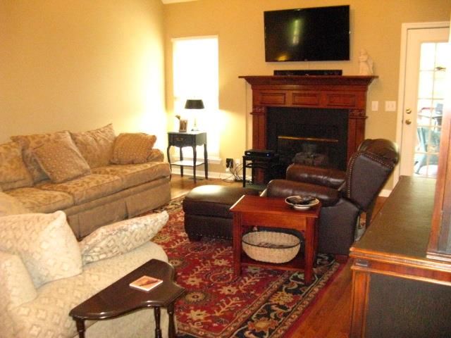 2132 Liberty Dr, Murfreesboro, TN 37129