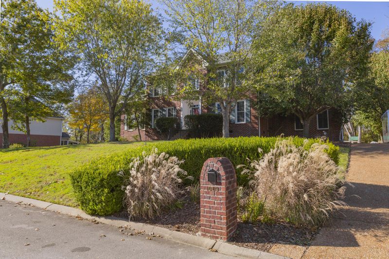 1003 Overhills Ct, Old Hickory, TN 37138