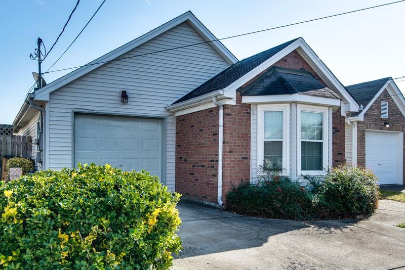 1110 Alandee St, Nashville, TN 37214