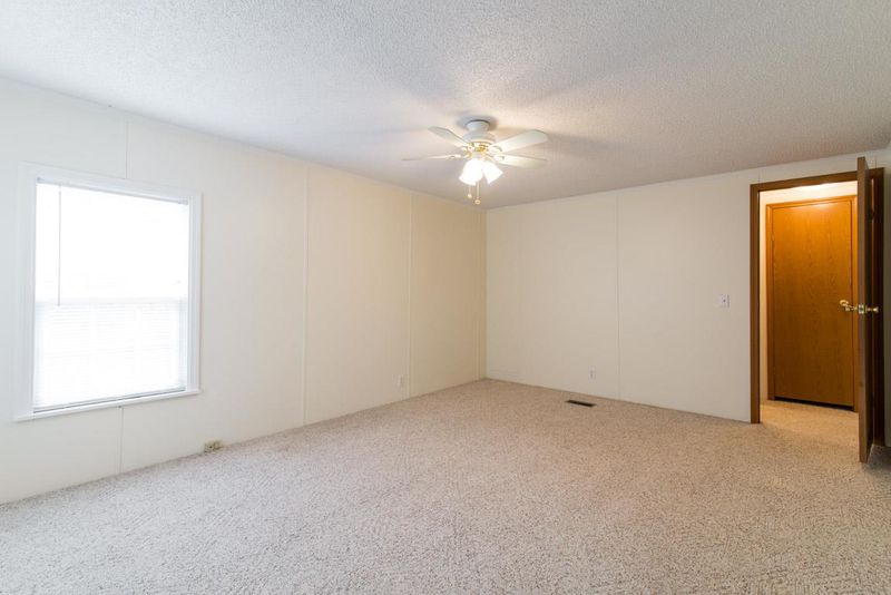1065 Holcomb Rd, Kingston Springs, TN 37082
