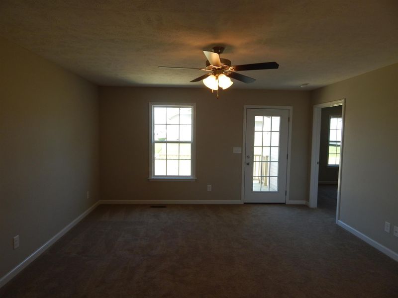 1983 Spears Ln, Columbia, TN 38401
