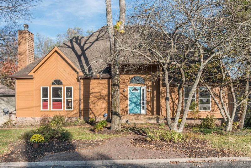 3252 E Lake Dr, Nashville, TN 37214
