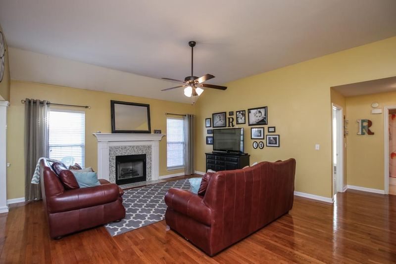 338 Braxton Dr, Murfreesboro, TN 37129