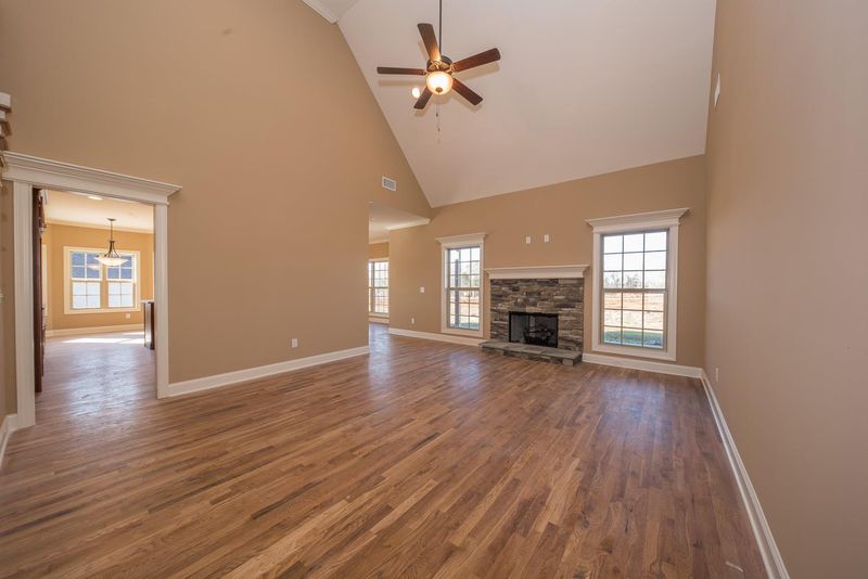 1121 Springcreek Dr, Murfreesboro, TN 37129