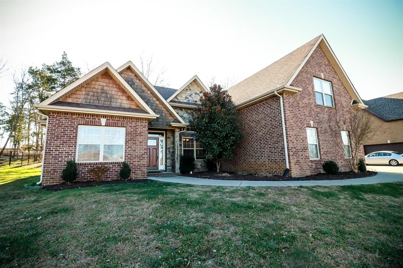 733 Twin View Dr, Murfreesboro, TN 37128