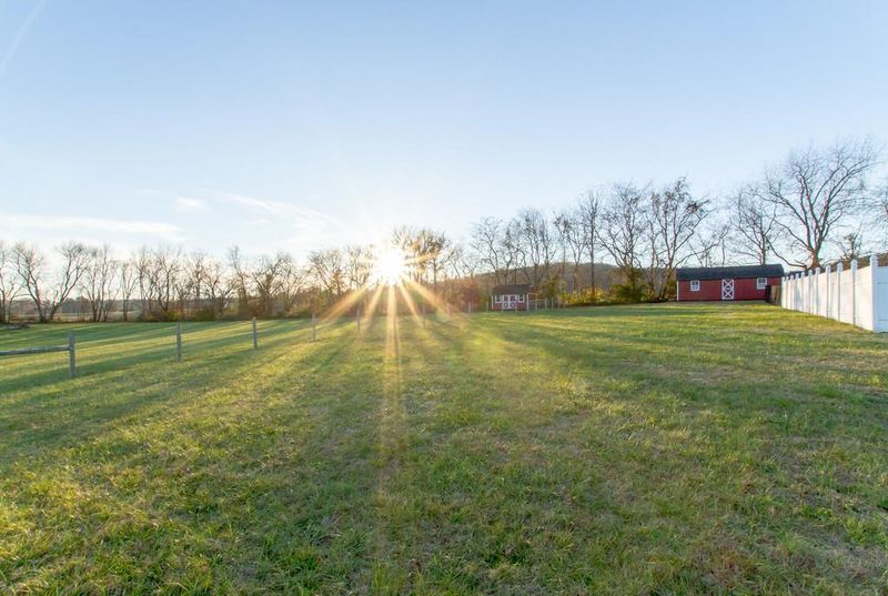 12000 Hogwood Rd, Milton, TN 37118