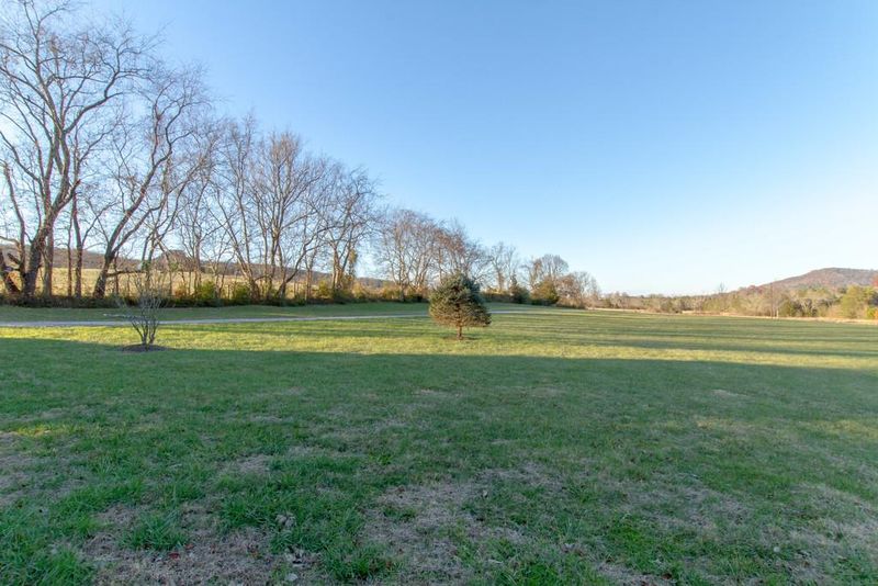 12000 Hogwood Rd, Milton, TN 37118