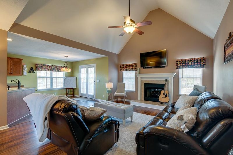 303 Aubrey Ct, Burns, TN 37029