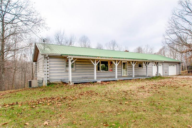 969 Pack Rd, White Bluff, TN 37187