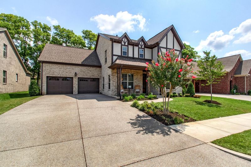 1060 Baxter Ln, Gallatin, TN 37066