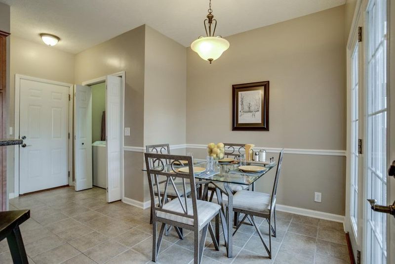 810 Betsy Ross Dr, Murfreesboro, TN 37129