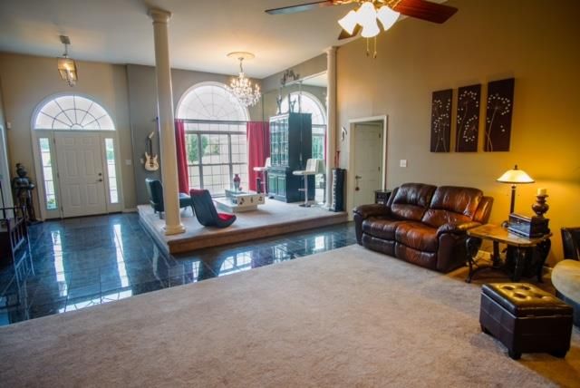 1857 Les Robinson Rd, Columbia, TN 38401