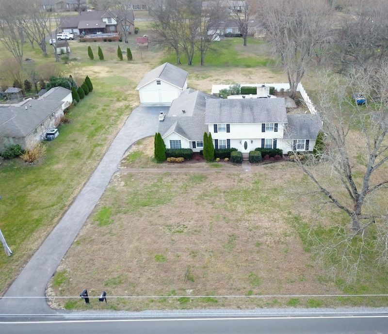 320 Douglas Bend Rd, Gallatin, TN 37066