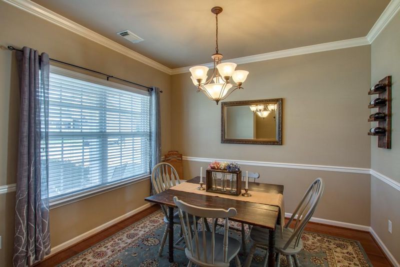 1625 Robindale Dr, Hermitage, TN 37076