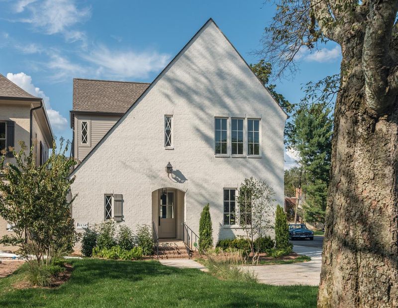 3910 Abbott Martin Rd, Nashville, TN 37215